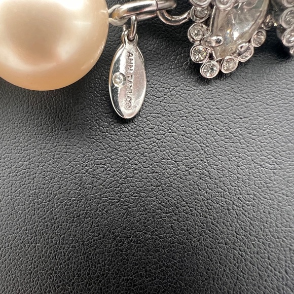 ANN TAYLOR Rhinestone Faux Pearl Necklace 
18" Signed - Picture 4 of 7
